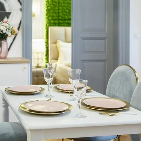 Palace By Main Station - Premier Apartment Prag