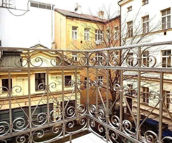 Palace By Main Station - Premier